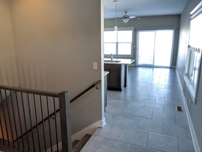 Photo - 803 Lawrence Ave