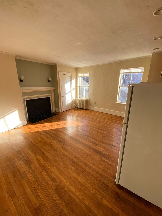 *Pictures are representative samples of the advertised unit. In some cases, the actual units you tou - 86 Myrtle St Unit 22