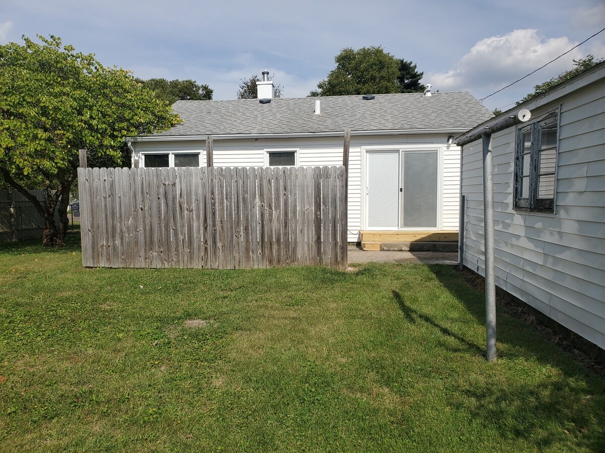 Photo - 1201 Hillary Ave