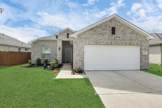 Building Photo - Welcome to the Drake – Where Comfort Meets... Rental