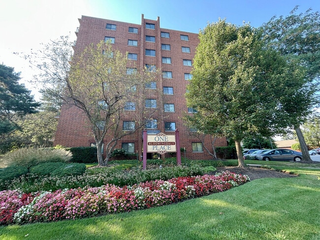 1 Bloomingdale Pl