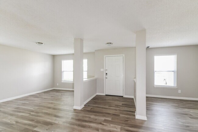 Photo - 5978 N Rockingham Ln