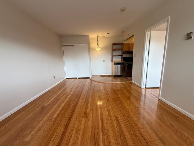 Photo - 5 Arizona Ter Unit 6