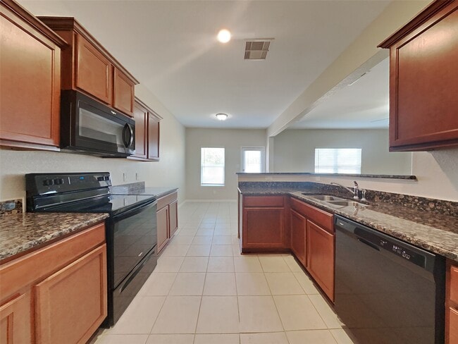 Photo - 692 Totem Trail Dr