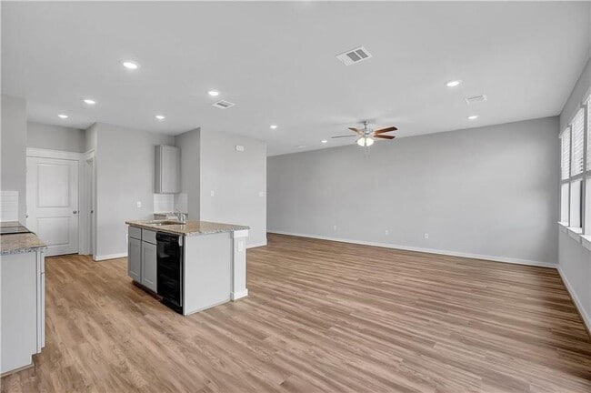 Photo - 232 Fieldwood Dr Unit B