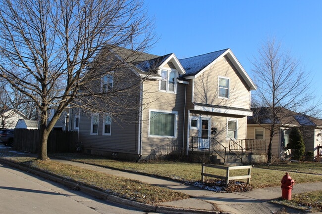 Vista frontal de la propiedad - 6703 35th Ave