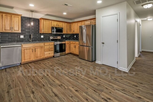 Photo - 1109-1111 E 173rd St Unit 1109 E 173rd St