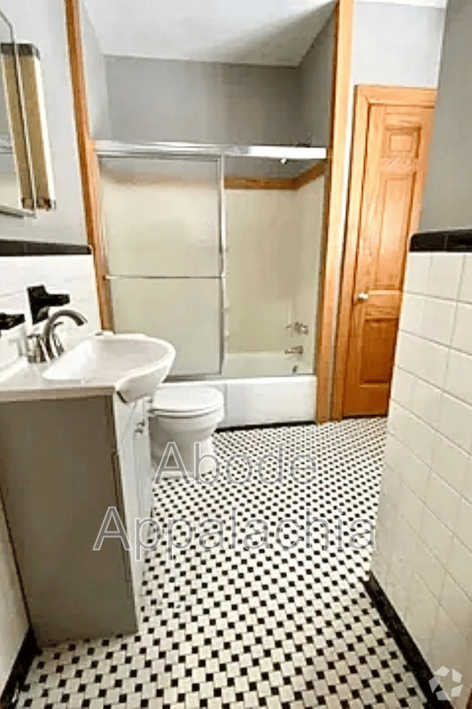 Building Photo - 116 Cumberland Ct Unit #3 Rental