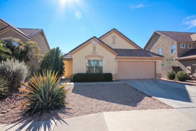 Building Photo - 2423 E Winged Foot Dr