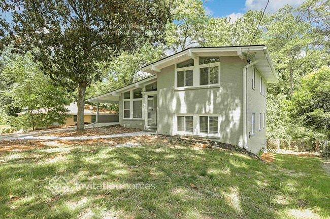 Photo - 675 Albert St NW