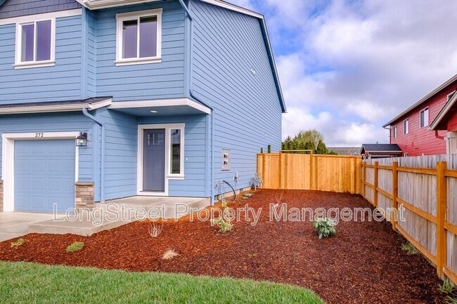 Photo - 272 Gwinn Street E