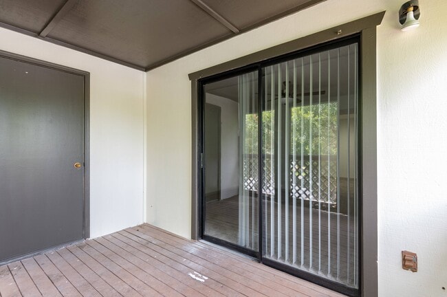 Screened Lanai with Large Storage Closet