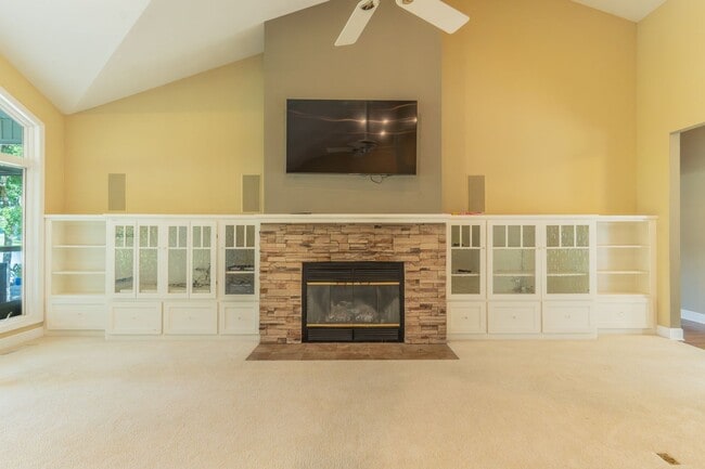 Photo - 10 Lindura Ln
