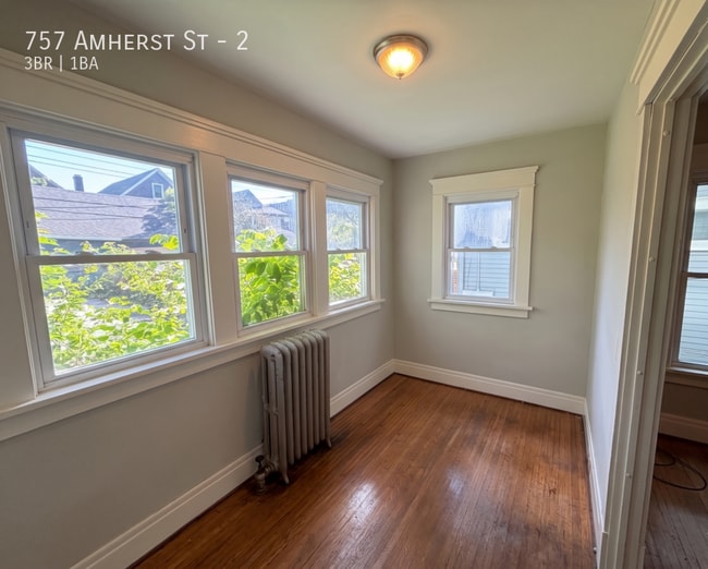Photo - 757 Amherst St Unit 2