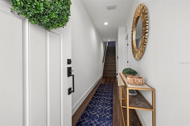 Photo - 865-866 6th Ave S