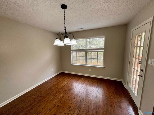 Photo - 403 Barrington Hills Dr