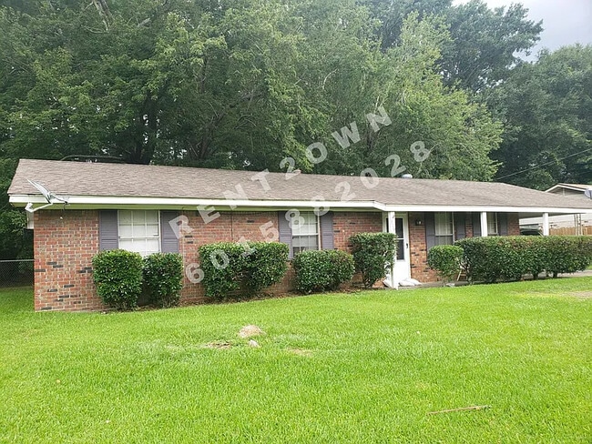 Photo - 310 W Ray Dr