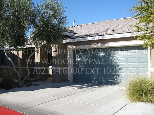 Building Photo - COMING SOON!!!  Single Story Townhome ~ 2 ...