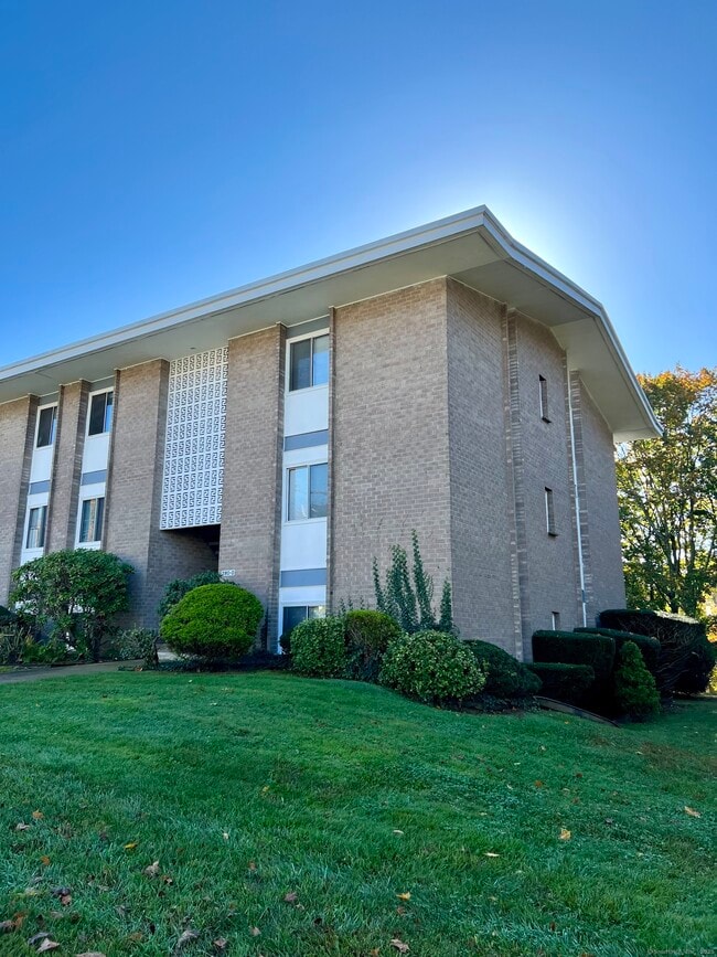 Photo - 280 Gardner Ave Condo Unit D4