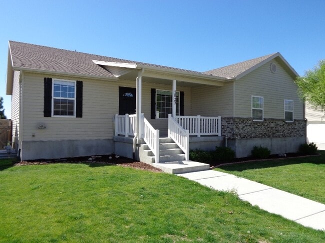 Building Photo - 2022 Juniper Dr