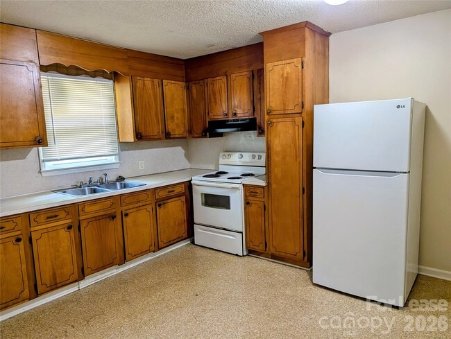 Photo - 354 Harrill St