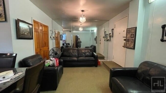Photo - BRIGHT AND  LARGE 2  BEDROOMS RUGBY ROAD/P... Unit 1L