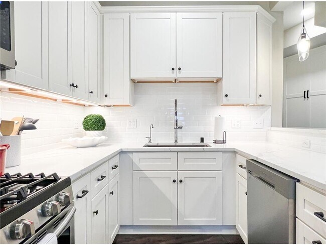 Photo - 63 7th Ave S Unidad 2