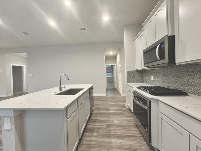 Building Photo - 14273 Lake Lodge Dr