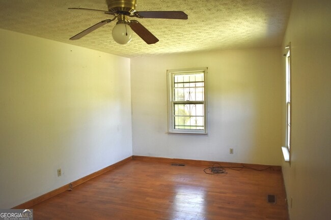 Photo - 148 Upson St