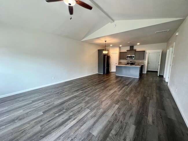 Photo - 199 Mellecker Way