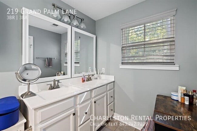 Photo - 219 Grand Palm Ln