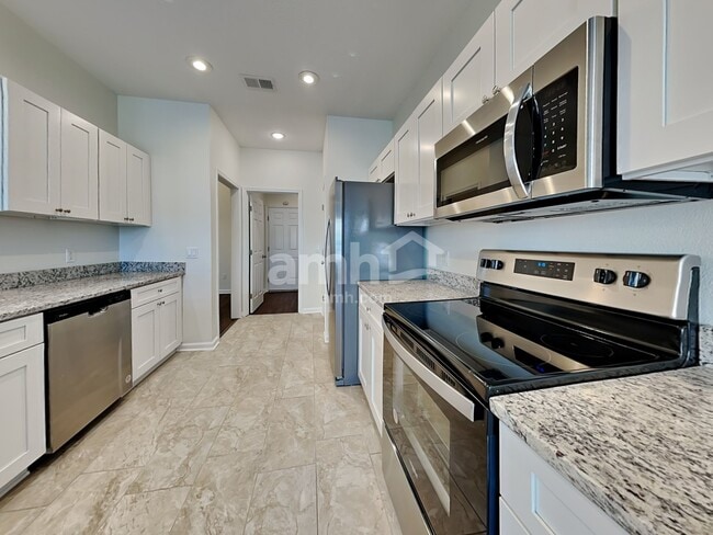 Photo - 180 Red Oak Dr