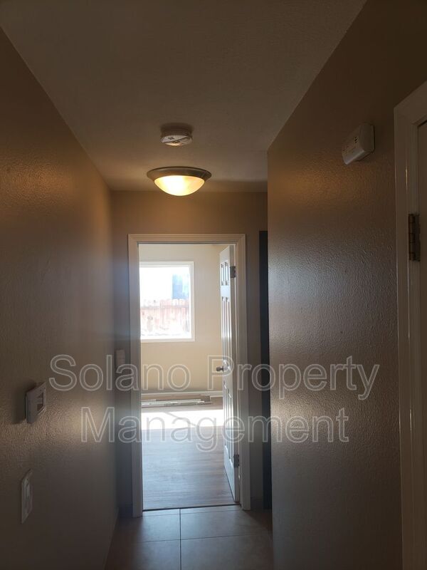 Photo - 340 Colonial Cir