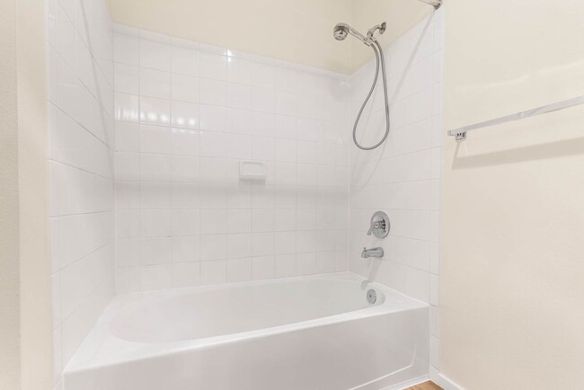 Photo - 8750 Greenwood Ave N Unidad S204