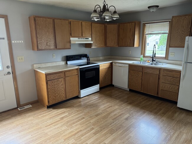Photo - 705 E Timber St