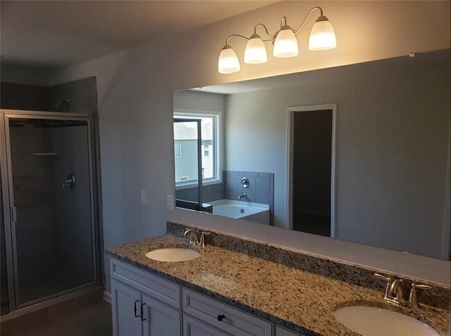 Photo - 2033 Hamilton Lake Pkwy