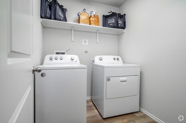 4BR, 2BA - 1703SF - Full-Size Washer and Dryer