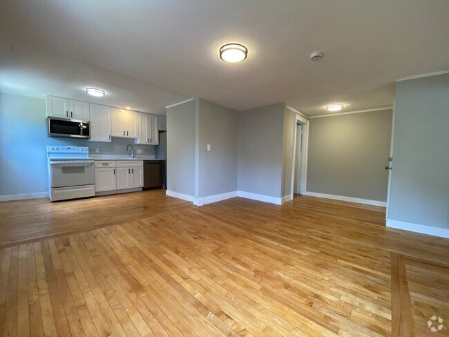 Building Photo - 13 Pleasant St Unit 2 Rental