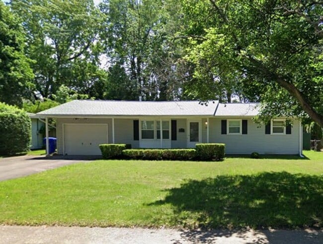 Building Photo - Three Bedroom Home For Rent on Joanne Drive in Greece (Rochester)