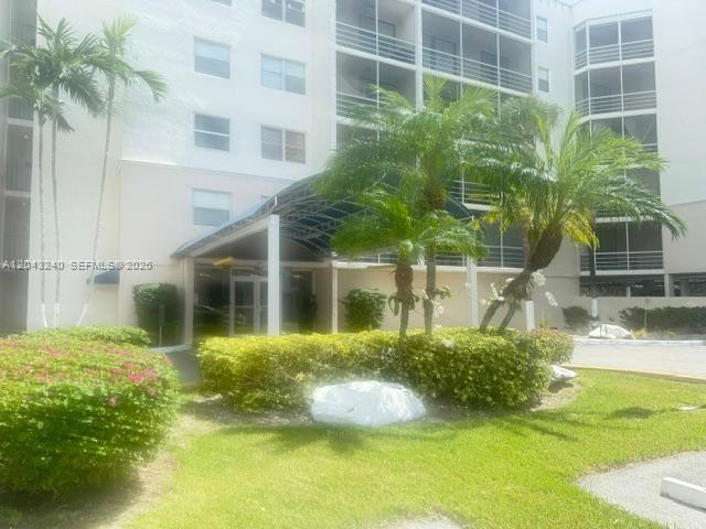 Building Photo - 2821 N Miami Beach Blvd Unit 2C