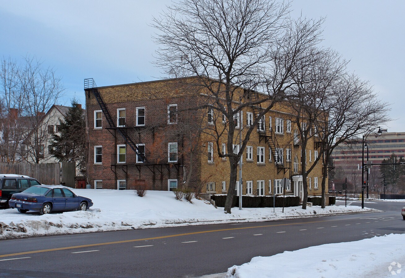 Photo - 865 Lake Ave