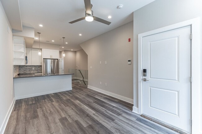 Building Photo - 1609 Ogden St Unit 1