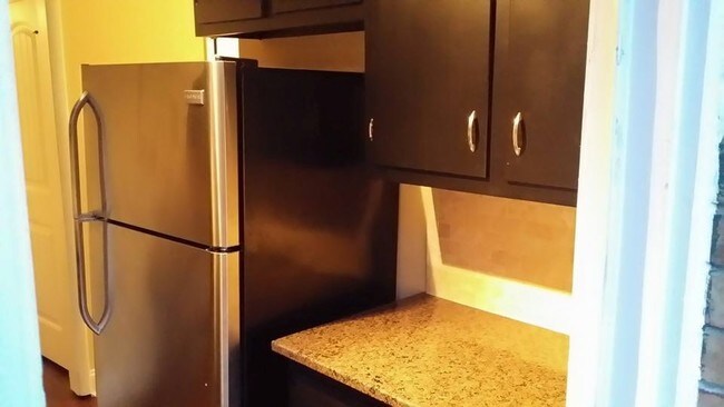 Photo - Summerville Campus Apartments-Student Housing