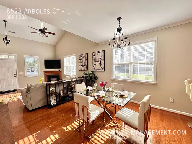 Photo - 8523 Arboles Ct