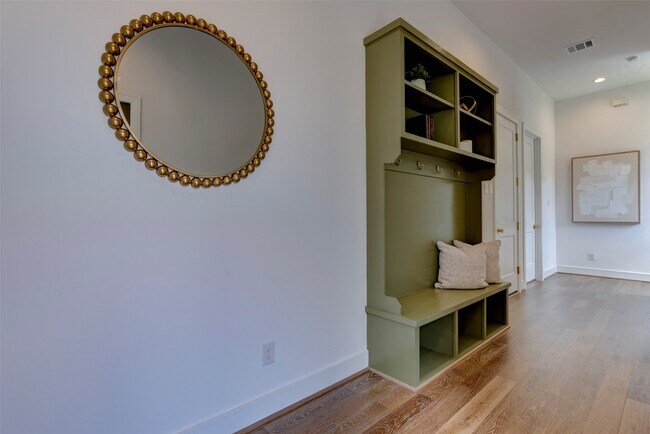 Photo - 7120 Gary St