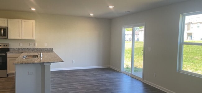 Photo - 430 Winsley Dr