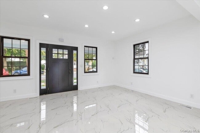 Photo - 245 Garfield Ave