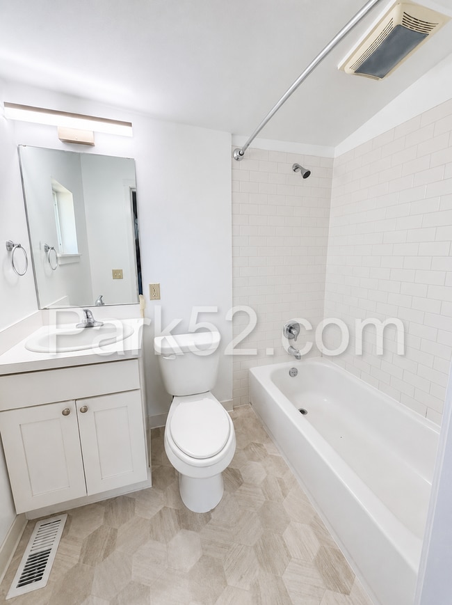 Photo - 5502 27th St NE