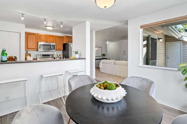 Photo - 19230 Forest Park Dr NE Unidad K335