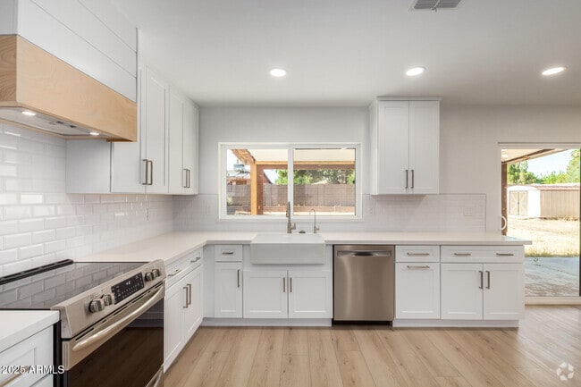 Building Photo - 5038 E Winchcomb Dr Rental